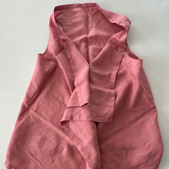 Sleeveless Linen Blouse - Picture 1 of 3